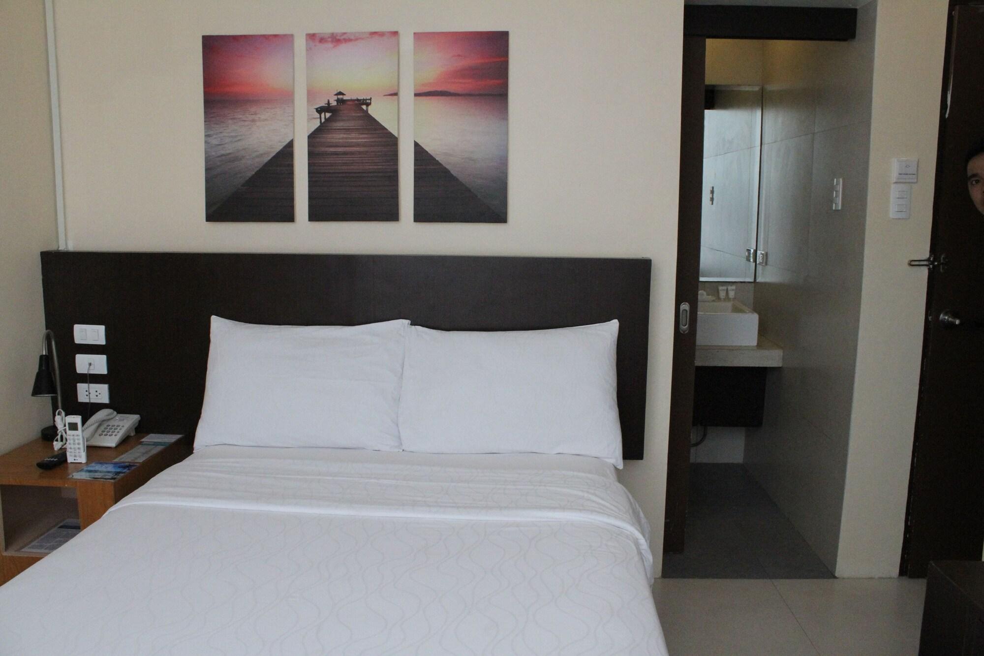 Ocean Suites Bohol Boutique Hotel Tagbilaran City Ngoại thất bức ảnh